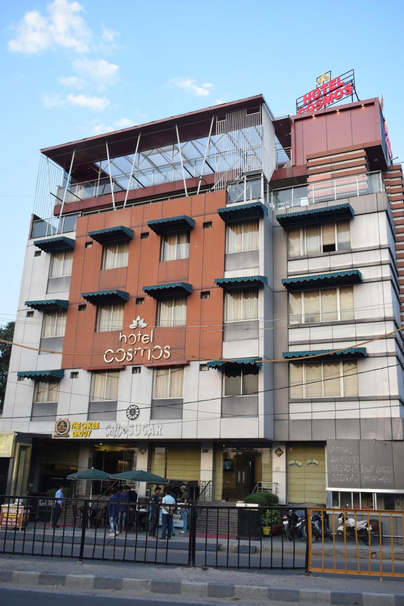 Hotel Cosmos Lucknow Exterior photo